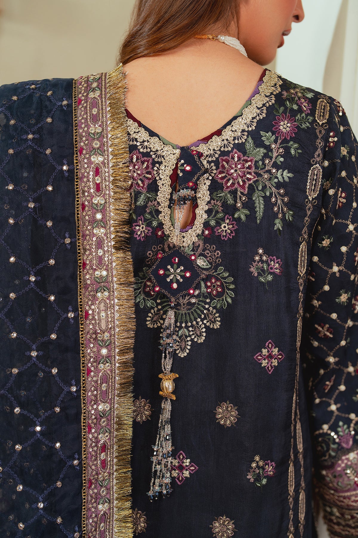 EMBROIDERED SILK CH13-07 STITCHED