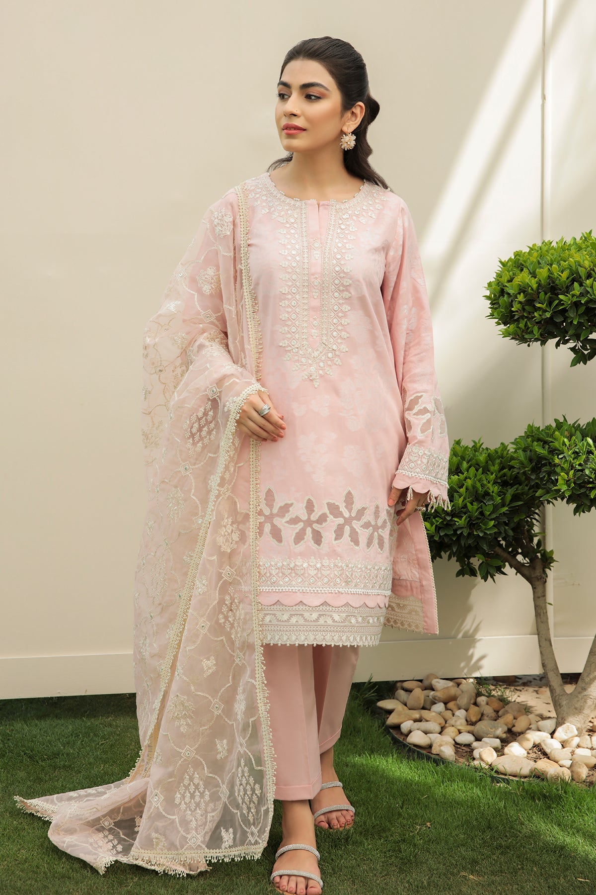 EMBROIDERED JACQUARD LAWN UF-214