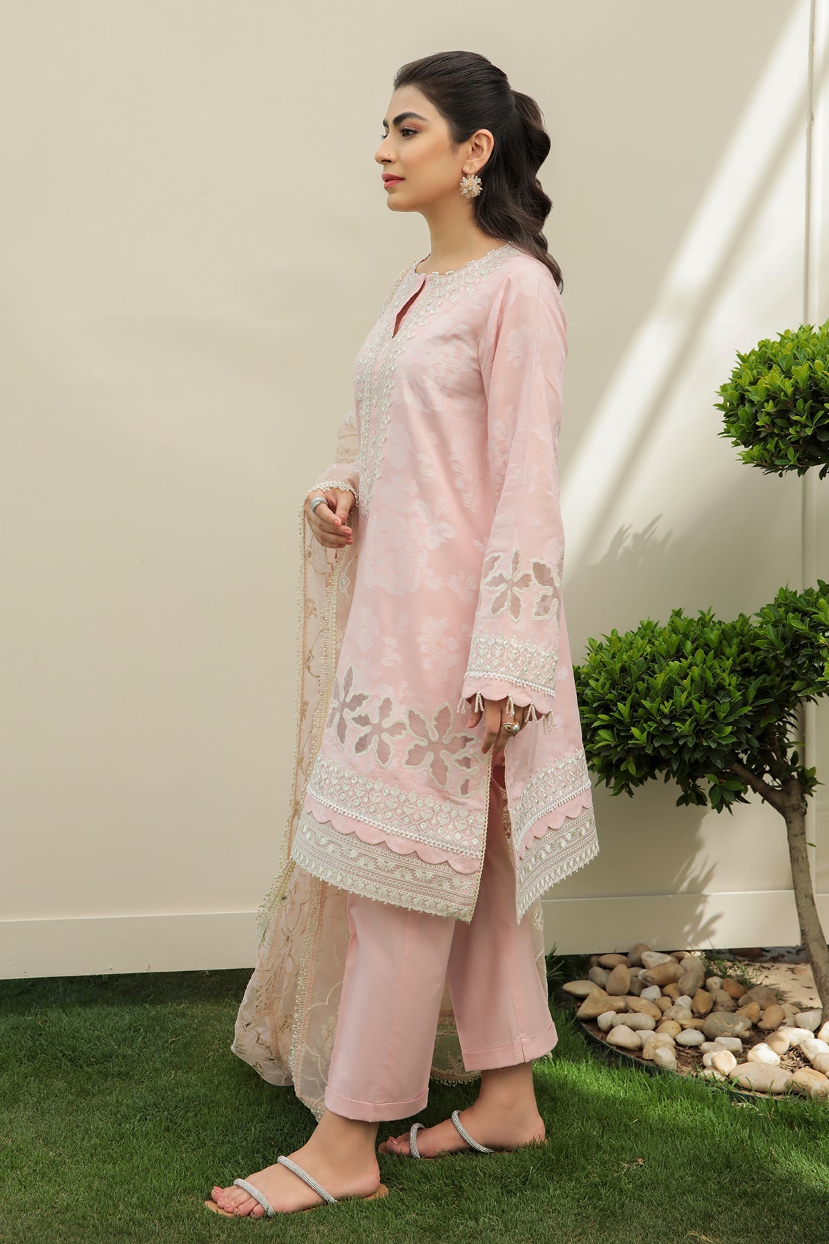 EMBROIDERED JACQUARD LAWN UF-214