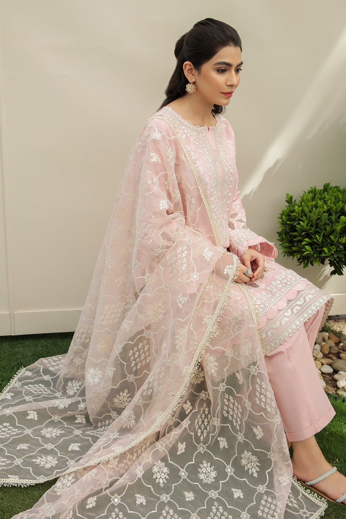 EMBROIDERED JACQUARD LAWN UF-214