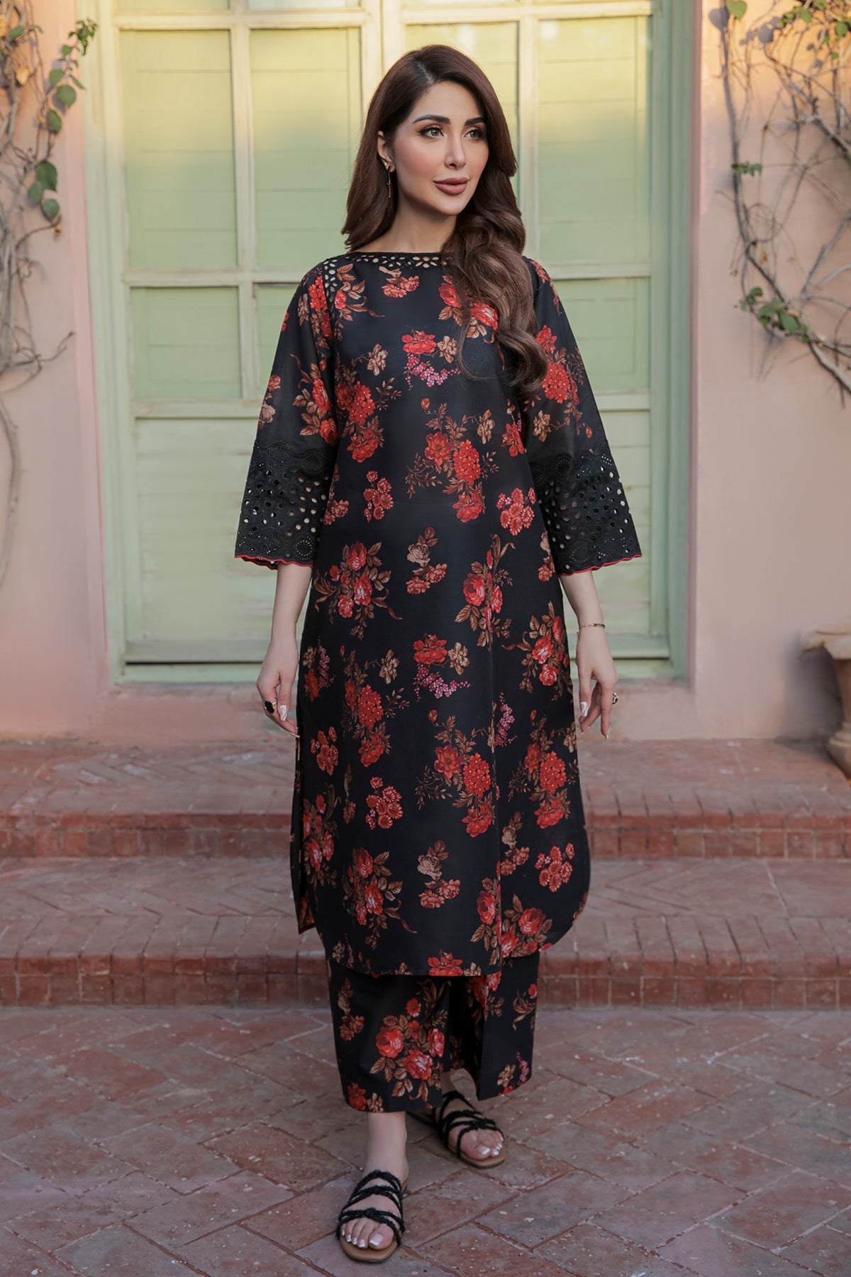 EMBROIDERED LAWN UF-326