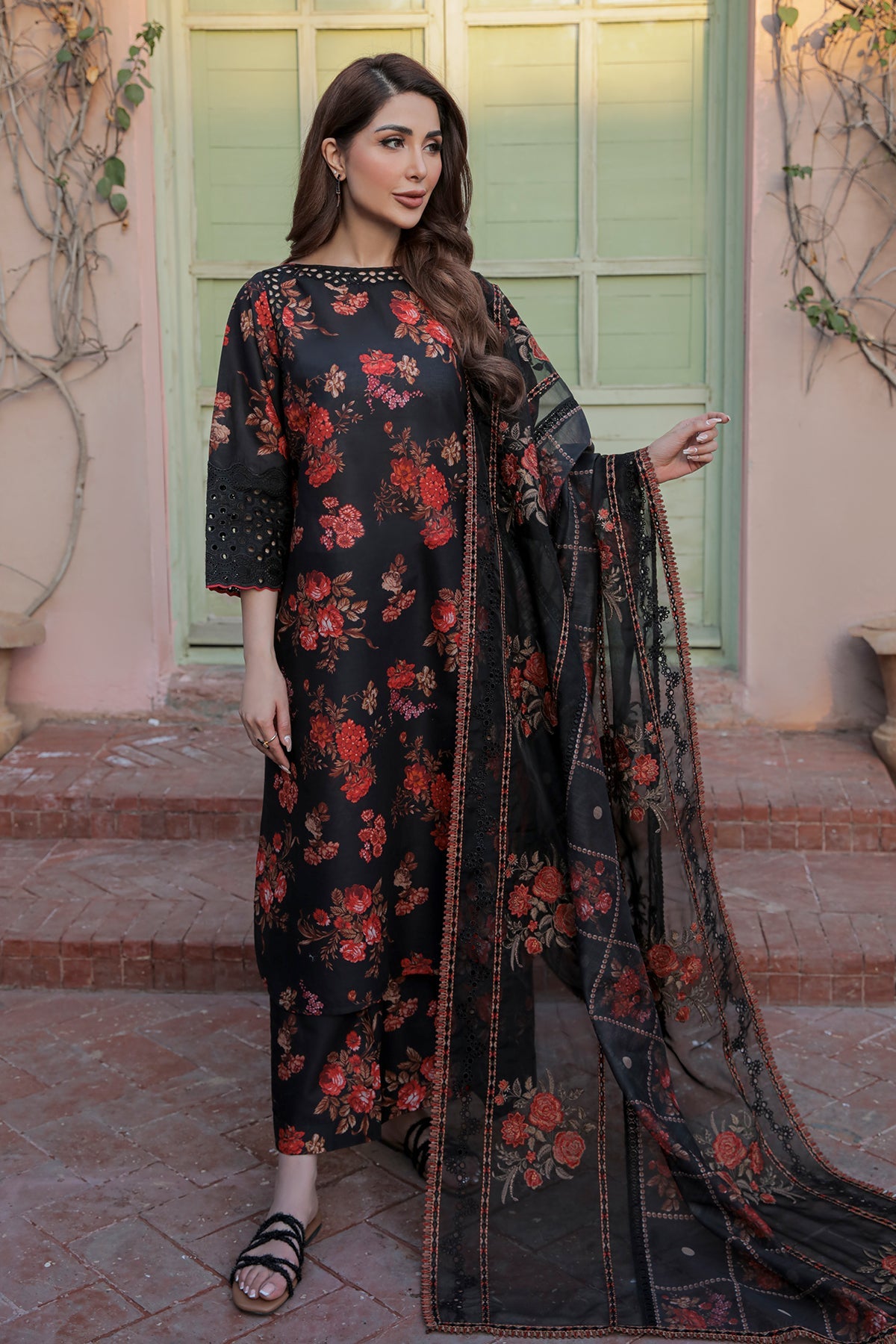 EMBROIDERED LAWN UF-326