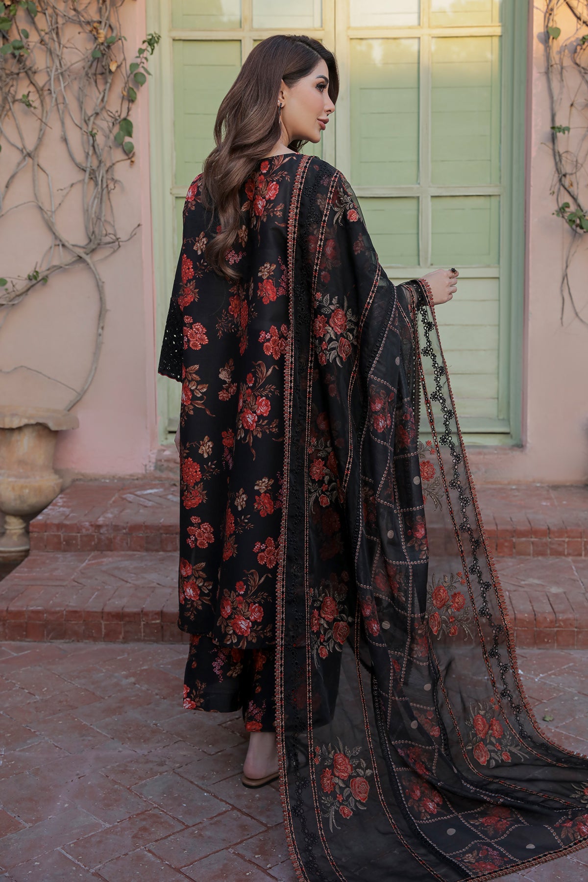 EMBROIDERED LAWN UF-326