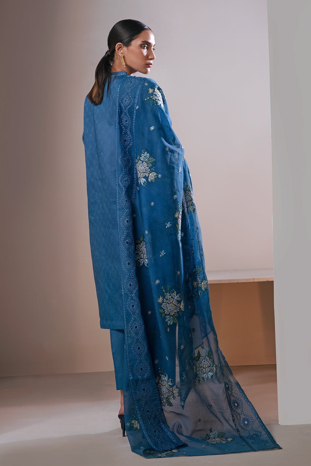 EMBROIDERED JACQUARD LAWN UF-364