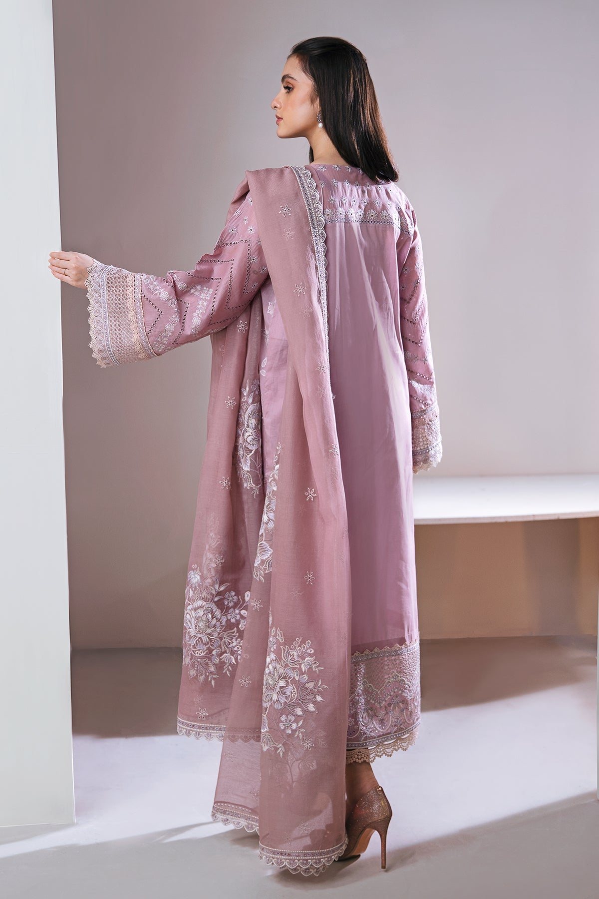 EMBROIDERED LAWN UF-365