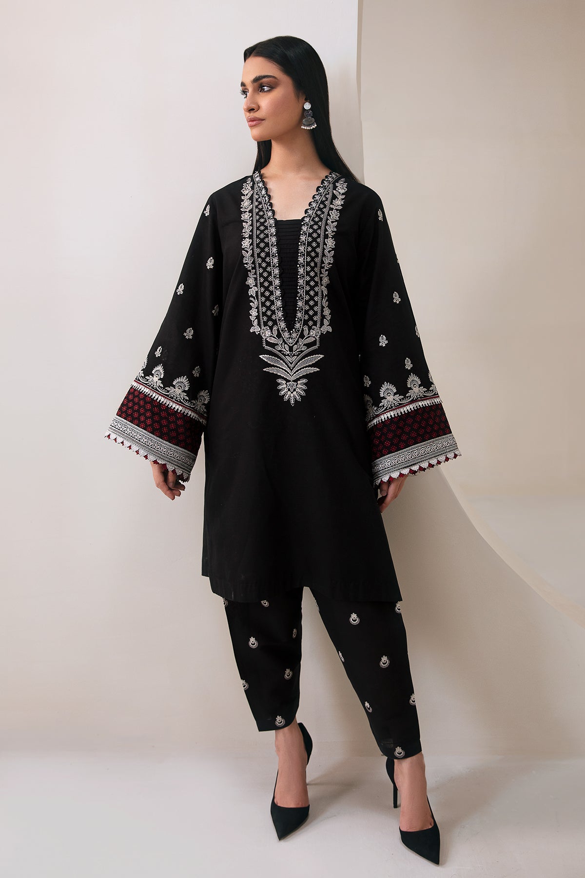 EMBROIDERED LAWN UF-353