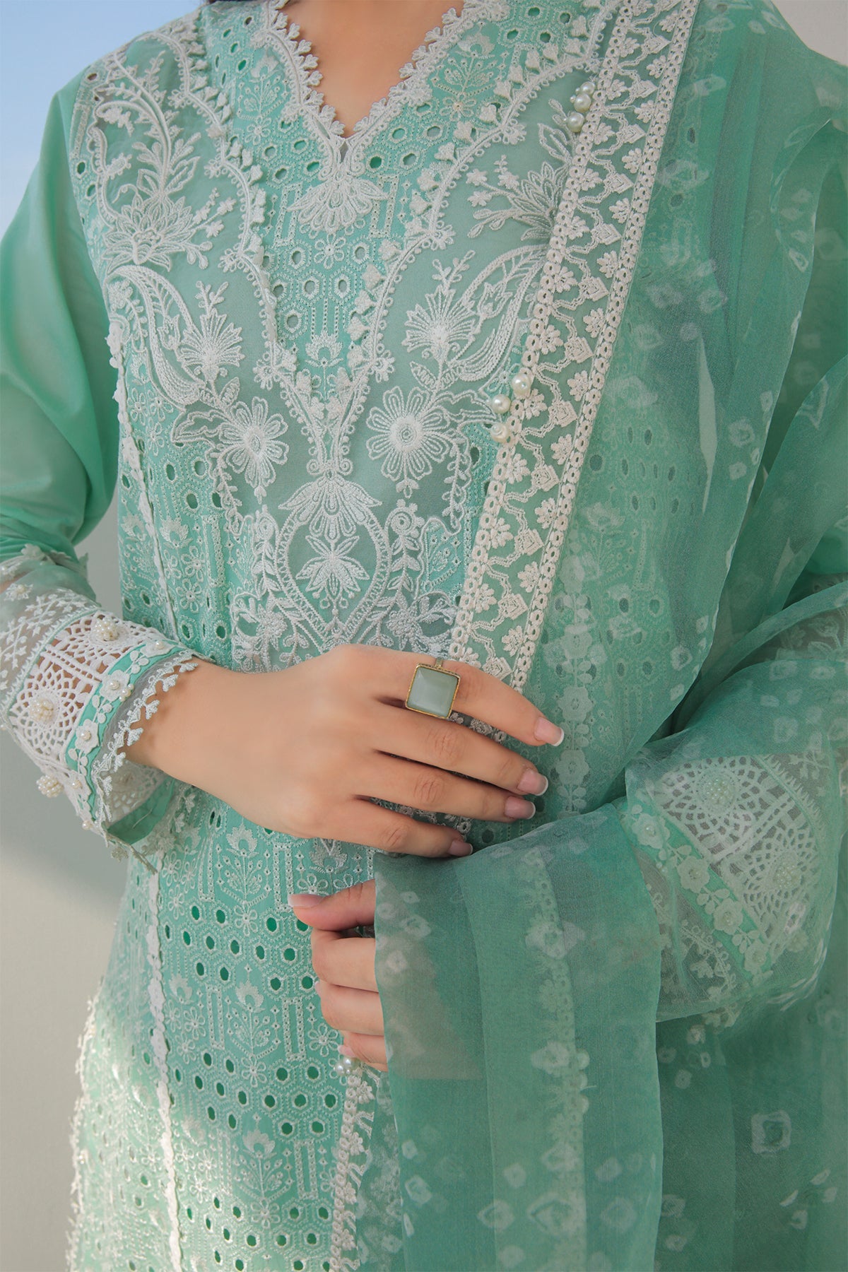 EMBROIDERED SCHIFFLI LAWN UF-302