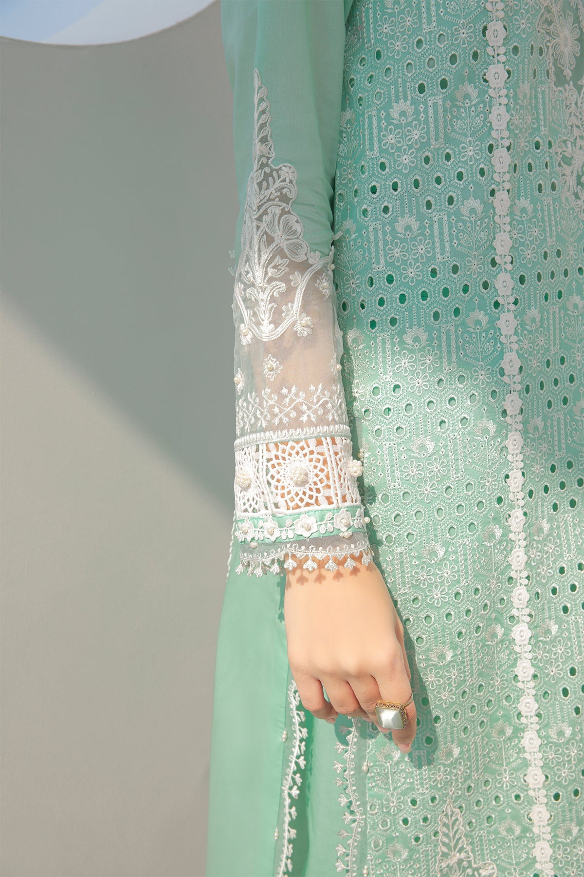 EMBROIDERED SCHIFFLI LAWN UF-302