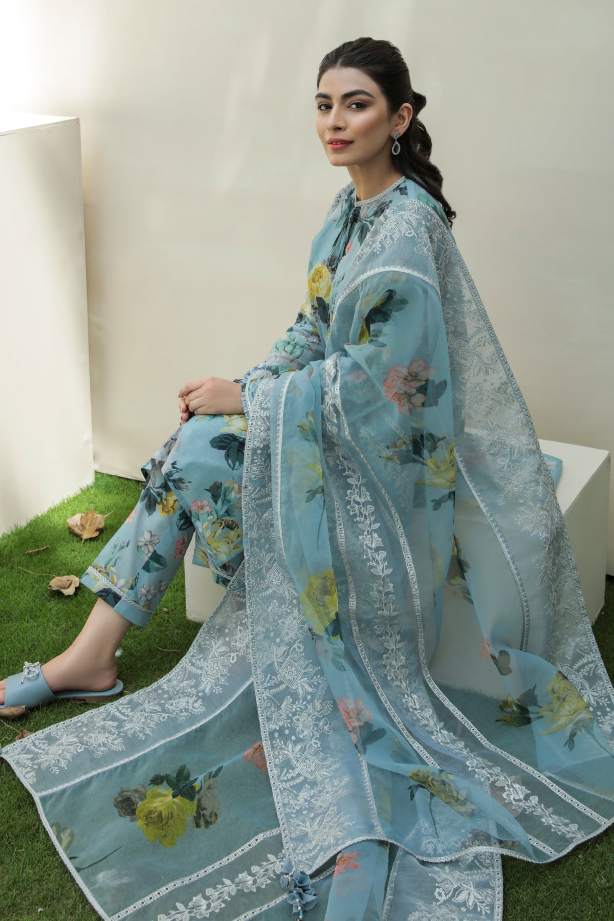 EMBROIDERED LAWN UF-211