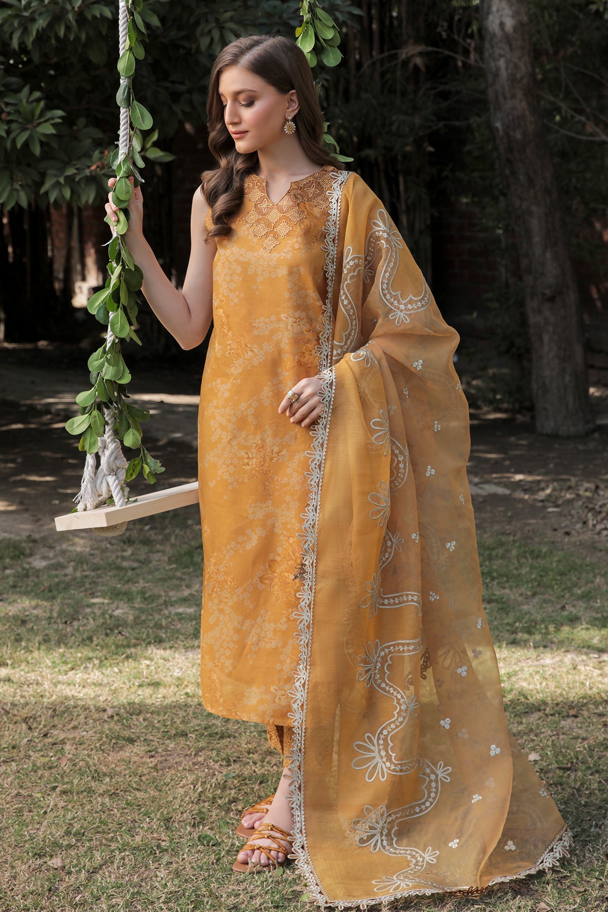 EMBROIDERED LAWN UF-321