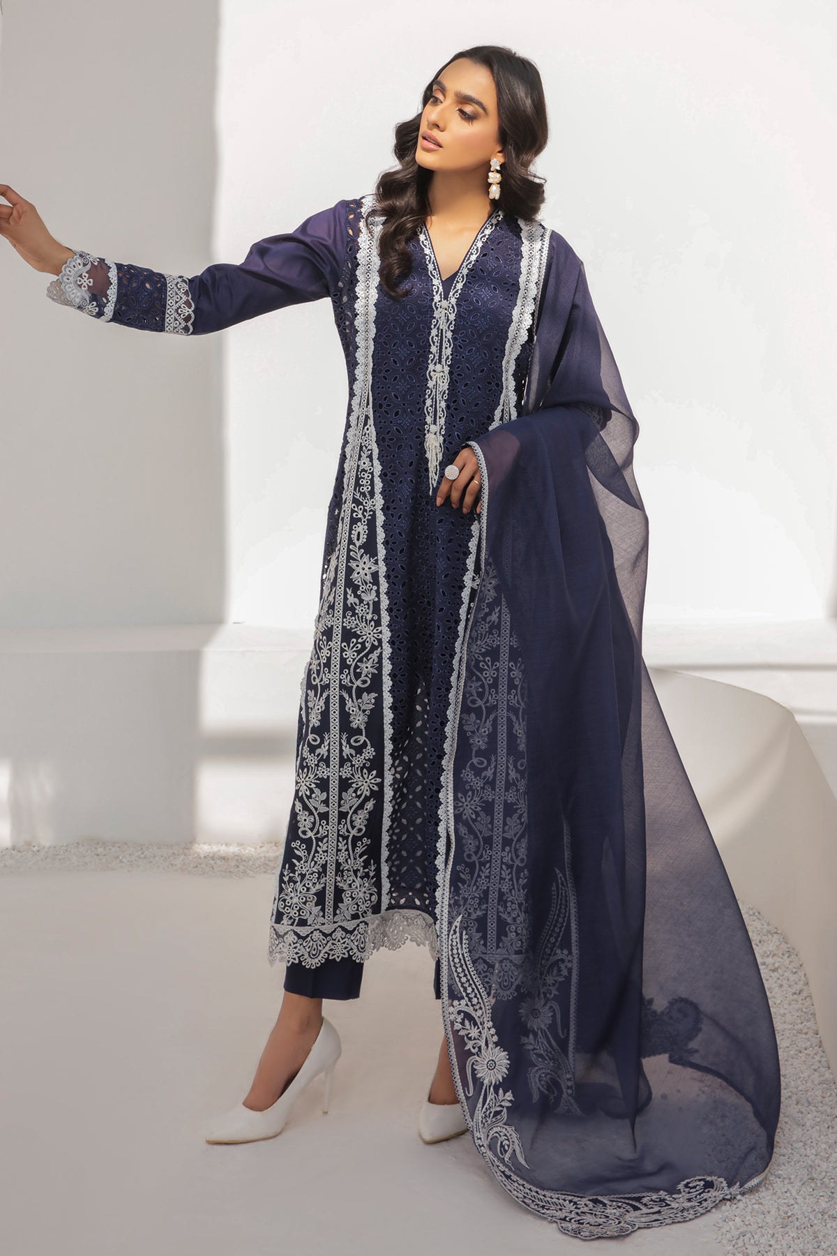 EMBROIDERED LAWN UF-304