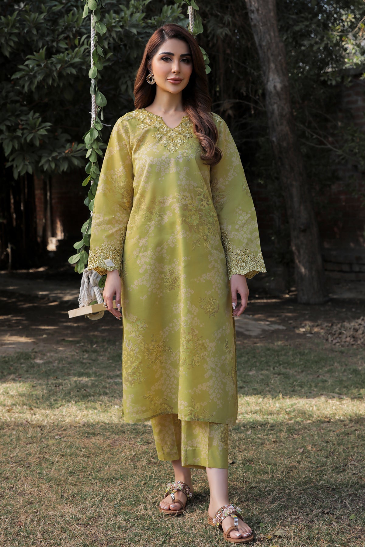 EMBROIDERED LAWN UF-322