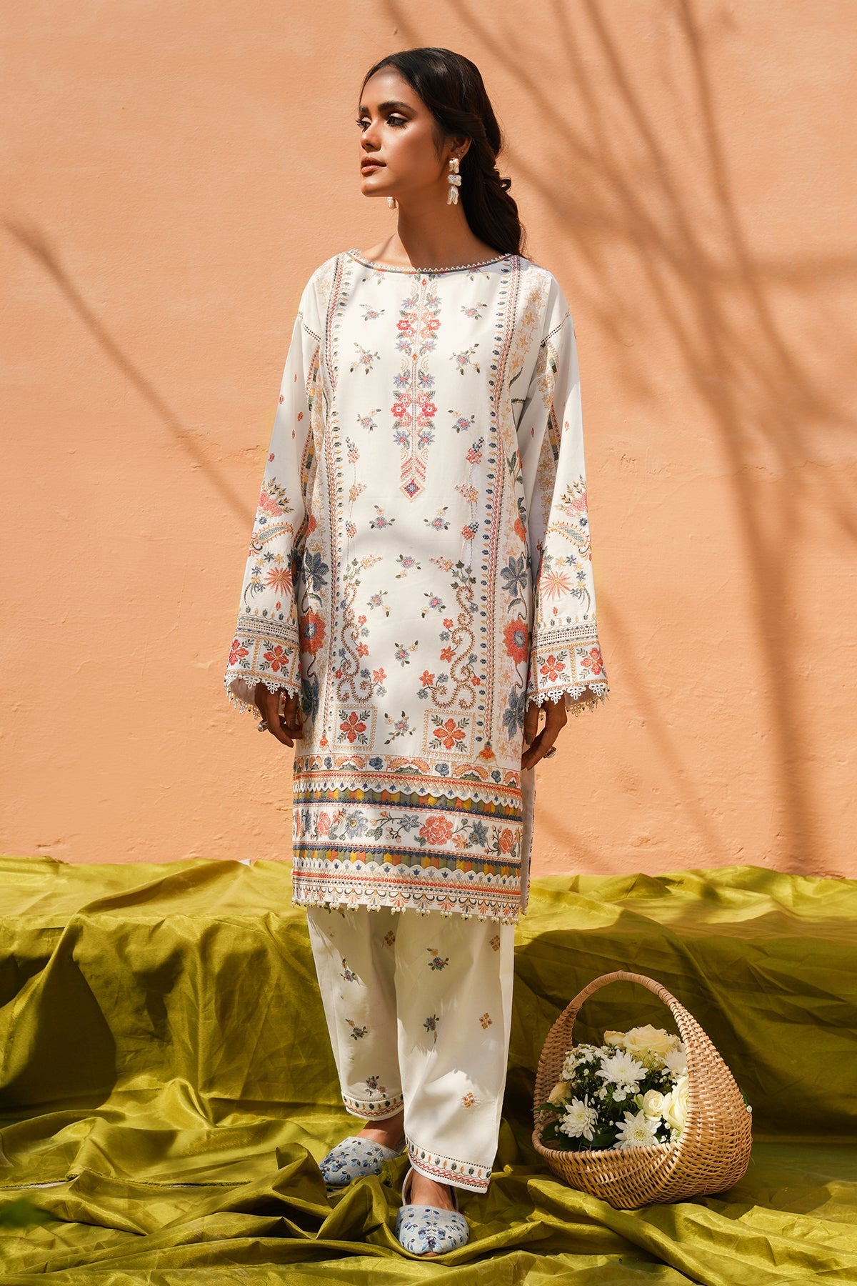 EMBROIDERED  LAWN  SL10-D07