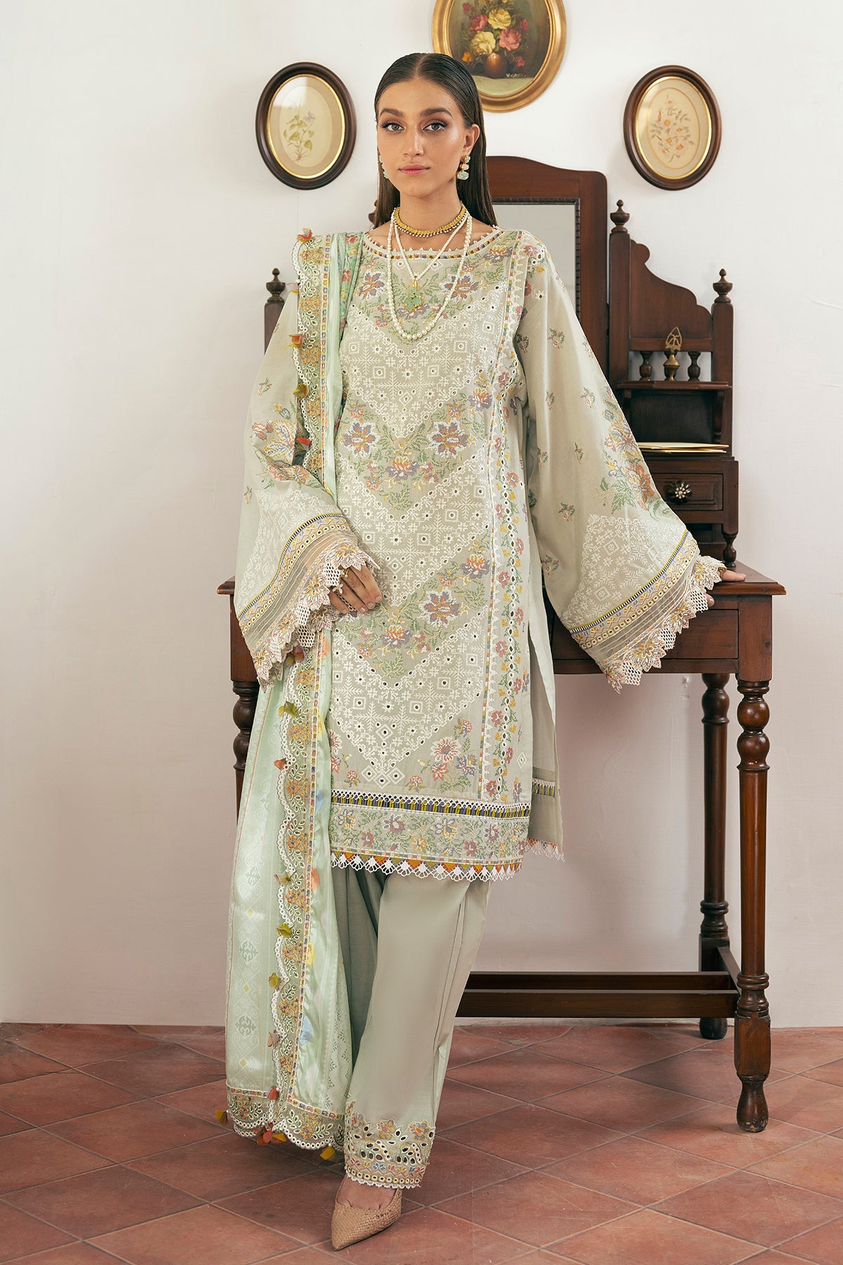 EMBROIDERED LAWN  SL11-D07