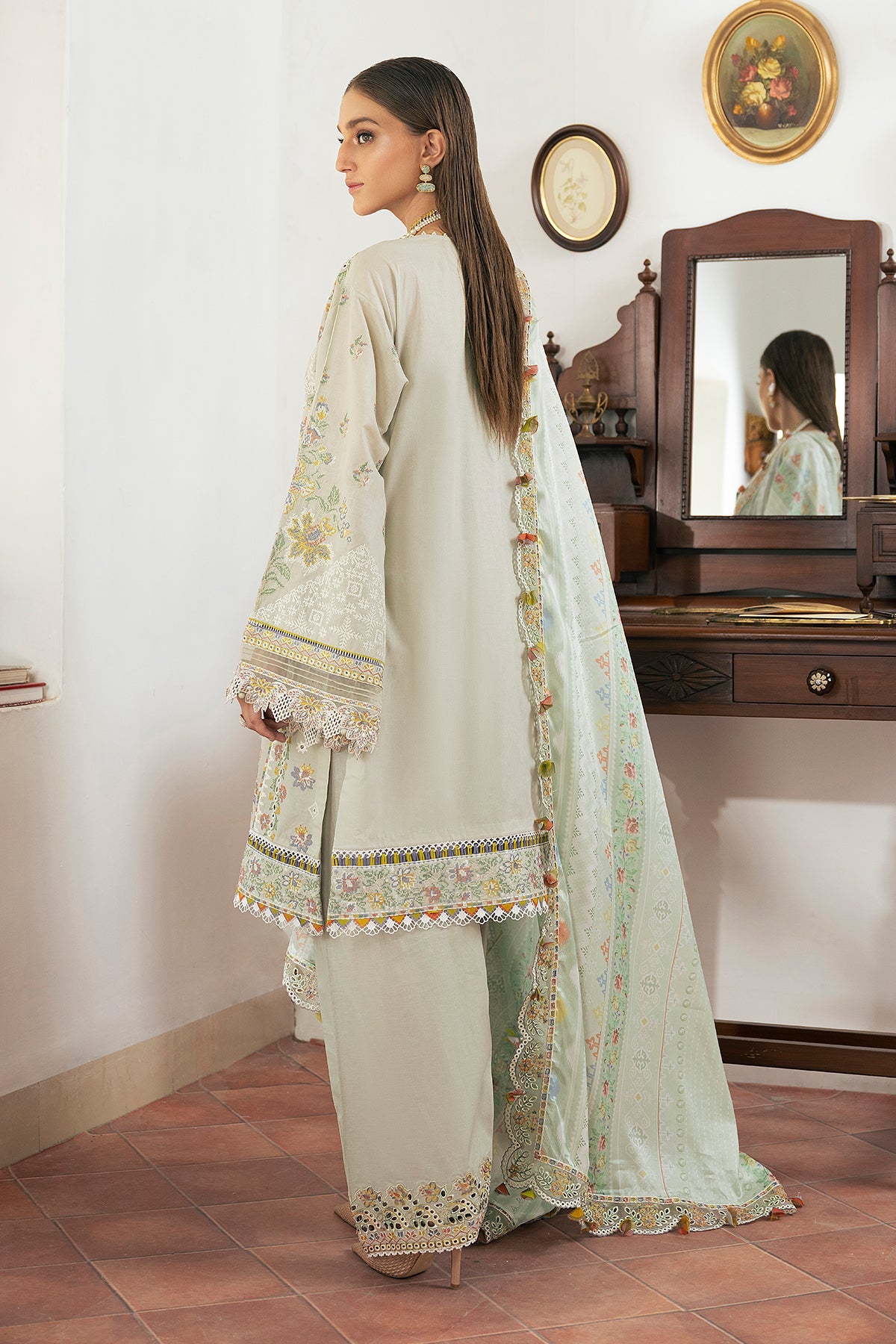 EMBROIDERED LAWN  SL11-D07