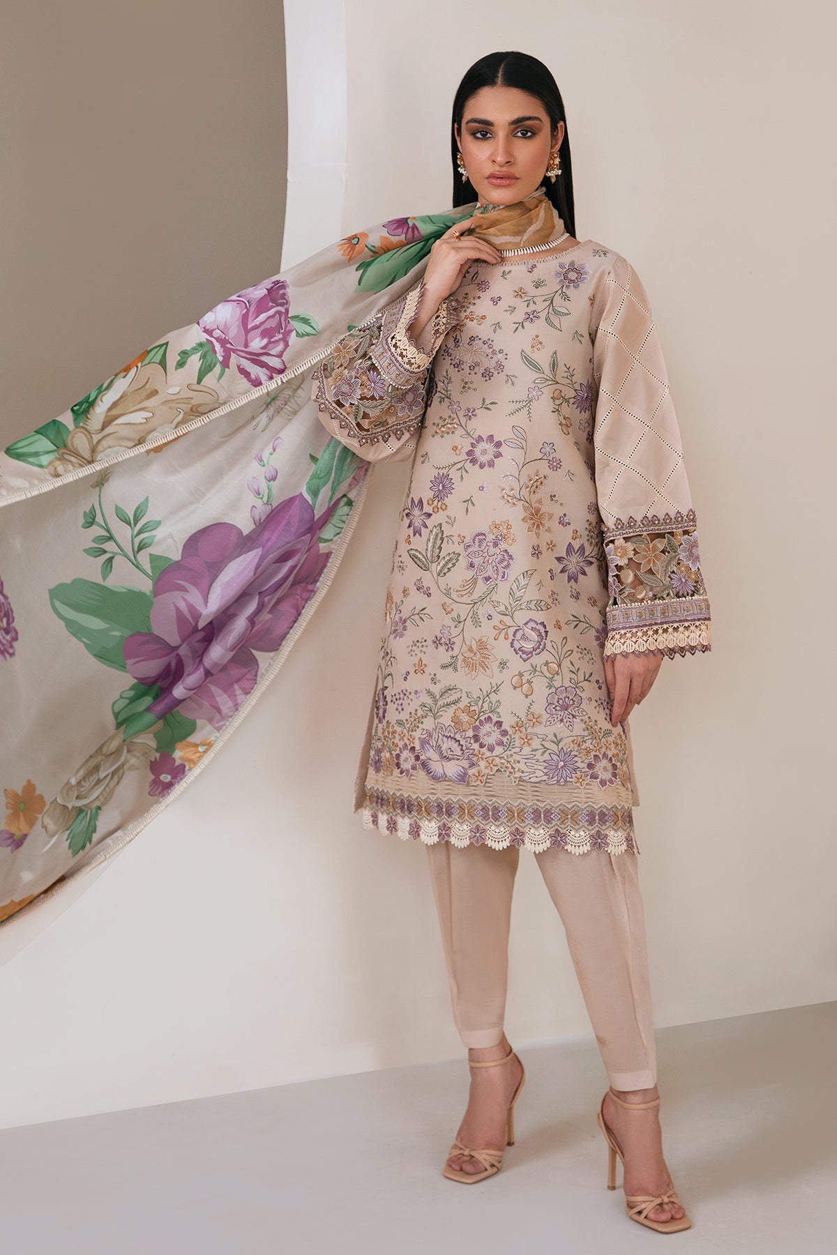 EMBROIDERED LAWN UF-360