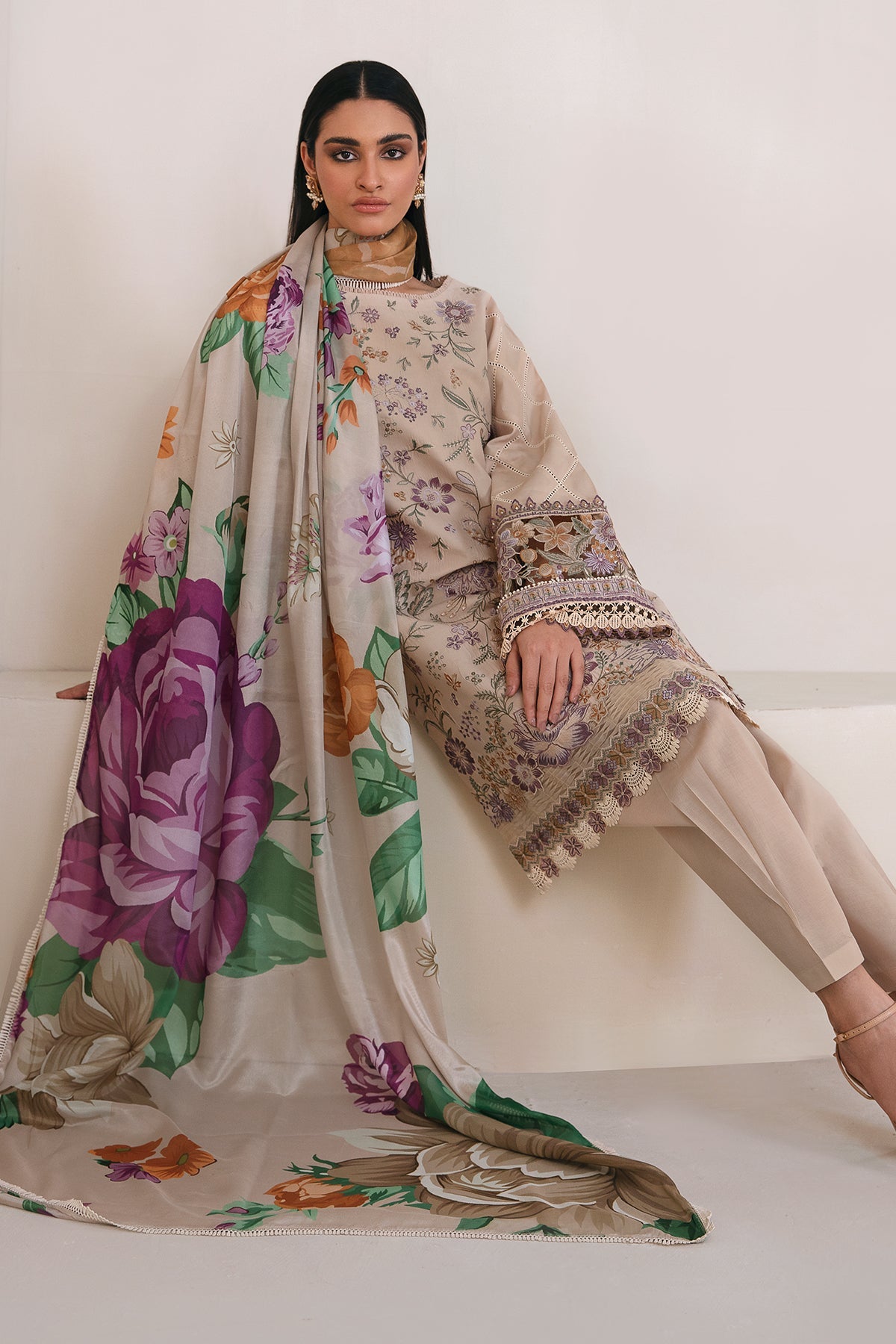 EMBROIDERED LAWN UF-360